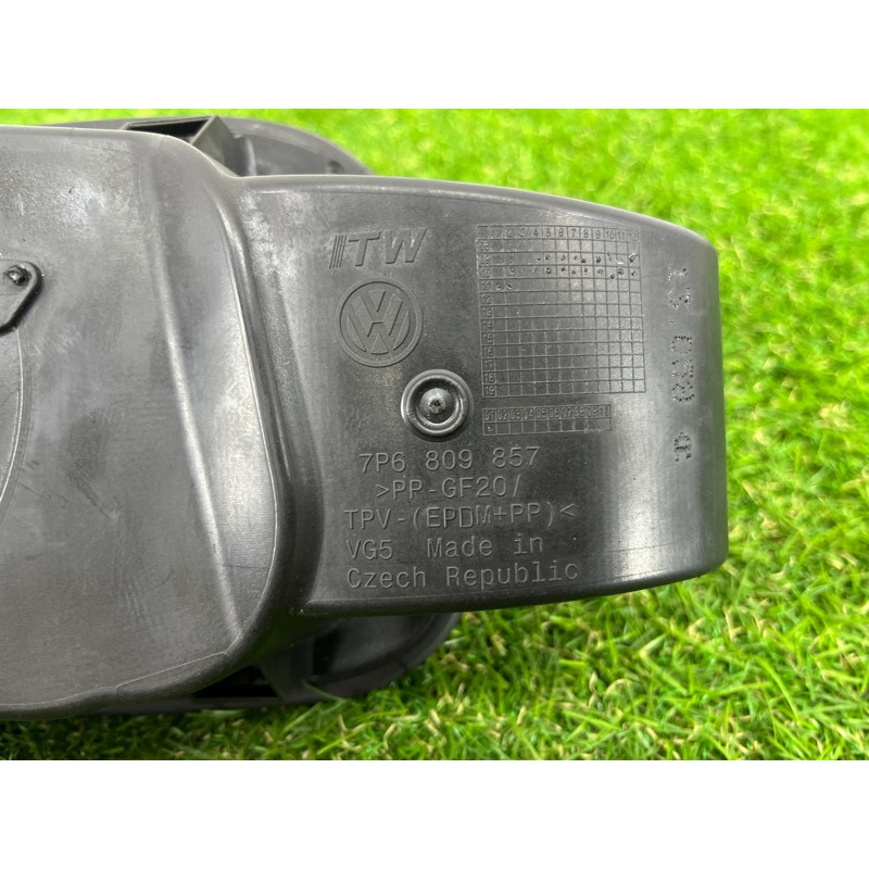 Лючок топливного бака (кузов и элементы) Volkswagen Touareg NF 2011 3.0 CASA 7P6809857A