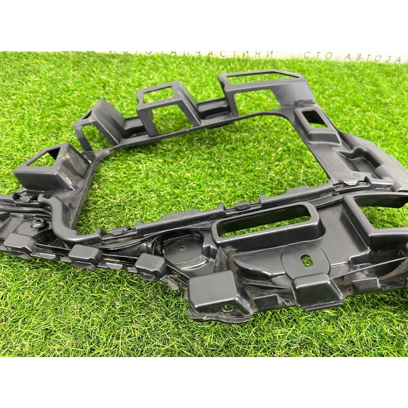 Крепление бампера (кузов и элементы) Volkswagen Touareg NF 2011 3.0 CASA 7P6807376B