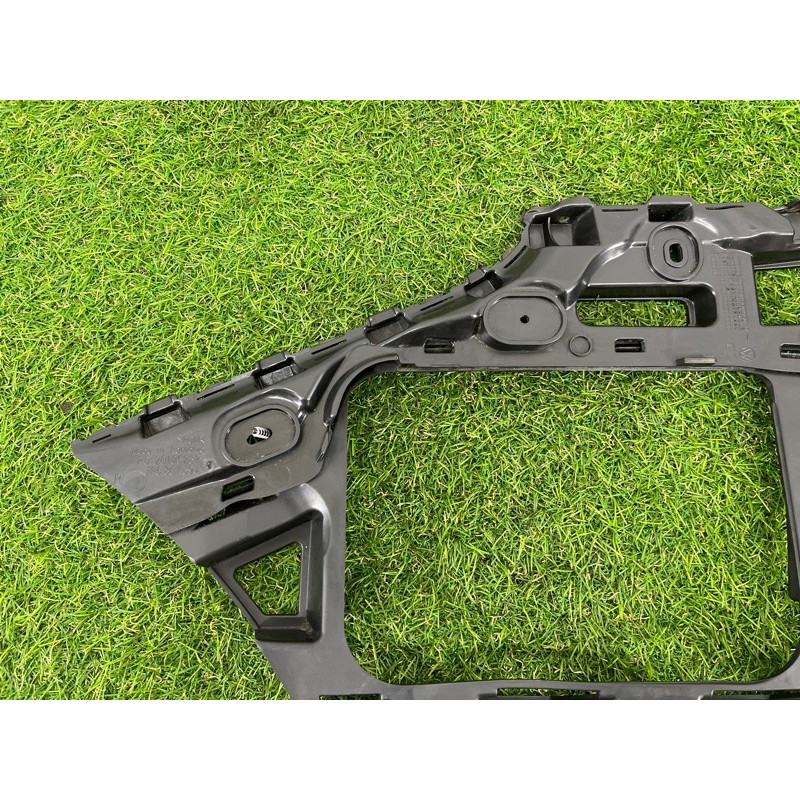 Крепление бампера (кузов и элементы) Volkswagen Touareg NF 2011 3.0 CASA 7P6807376B