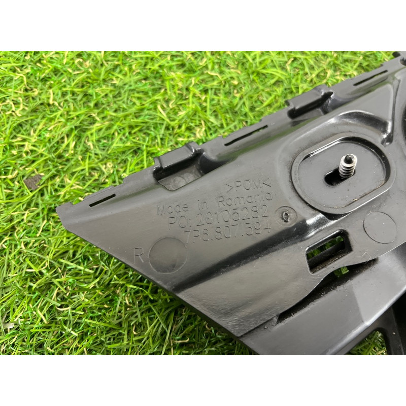 Крепление бампера (кузов и элементы) Volkswagen Touareg NF 2011 3.0 CASA 7P6807376B