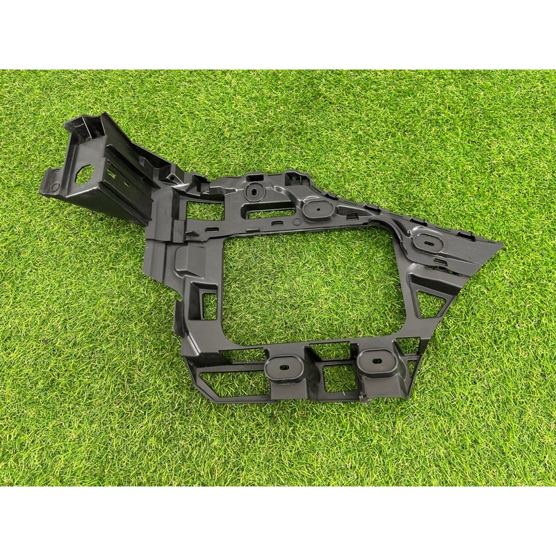 Крепление бампера (кузов и элементы) Volkswagen Touareg NF 2011 3.0 CASA 7P6807375B