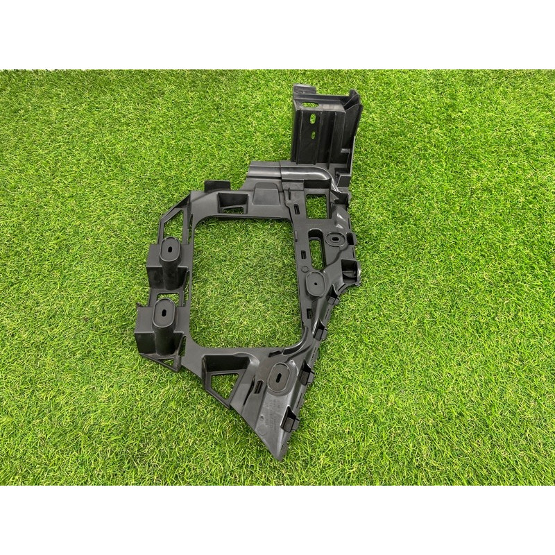 Крепление бампера (кузов и элементы) Volkswagen Touareg NF 2011 3.0 CASA 7P6807375B