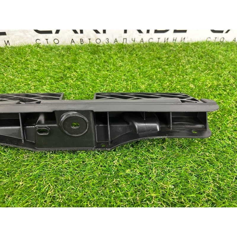 Крепление бампера (кузов и элементы) Volkswagen Touareg NF 2011 3.0 CASA 7P6807863