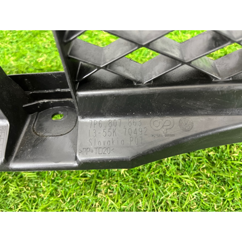 Крепление бампера (кузов и элементы) Volkswagen Touareg NF 2011 3.0 CASA 7P6807863