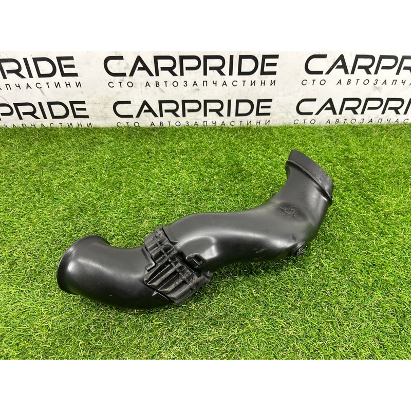 Патрубок воздушного фильтра (впускная система) Volkswagen Touareg NF 2011 3.0 CASA 7P6129609A