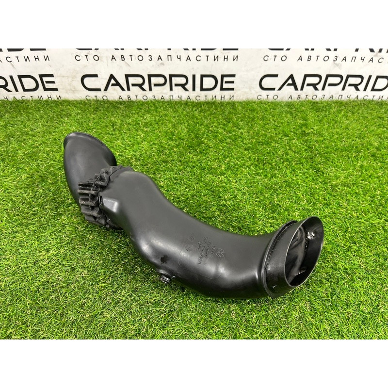 Патрубок воздушного фильтра (впускная система) Volkswagen Touareg NF 2011 3.0 CASA 7P6129609A