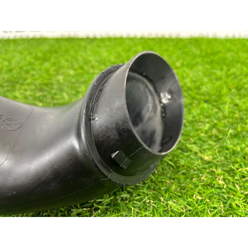 Патрубок воздушного фильтра (впускная система) Volkswagen Touareg NF 2011 3.0 CASA 7P6129609A