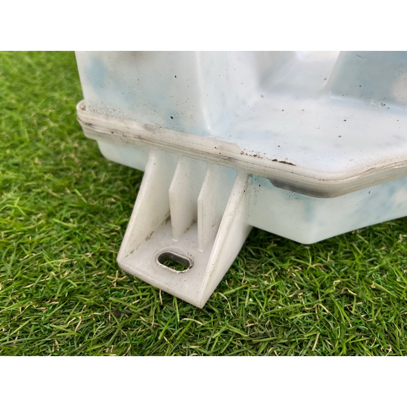 Бачок омывателя (кузов и элементы) Volkswagen Touareg NF 2011 3.0 CASA 7P0955453A