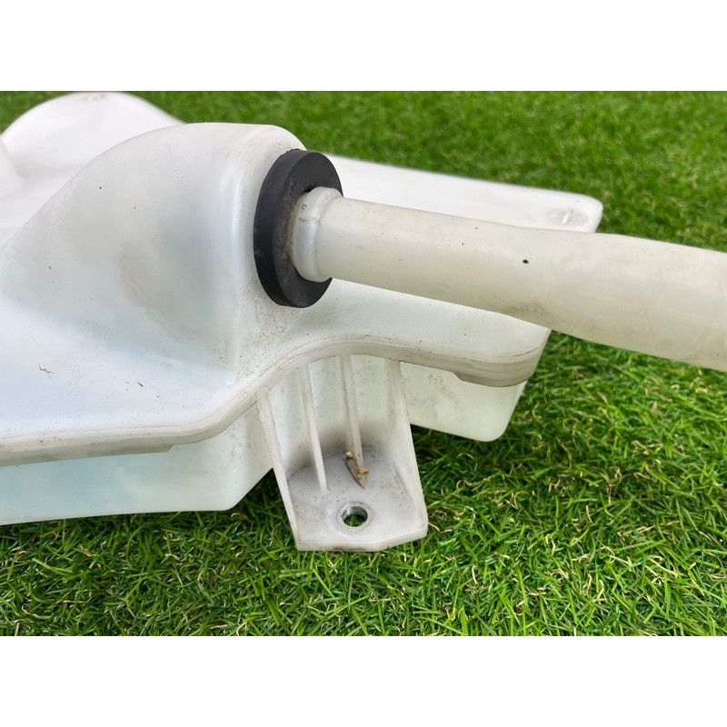 Бачок омывателя (кузов и элементы) Volkswagen Touareg NF 2011 3.0 CASA 7P0955453A