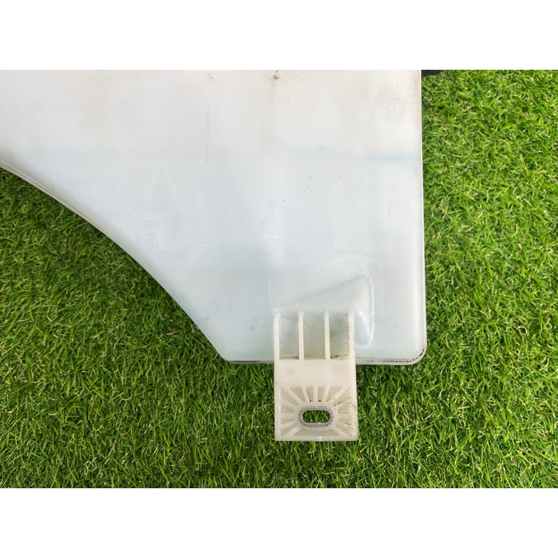 Бачок омывателя (кузов и элементы) Volkswagen Touareg NF 2011 3.0 CASA 7P0955453A