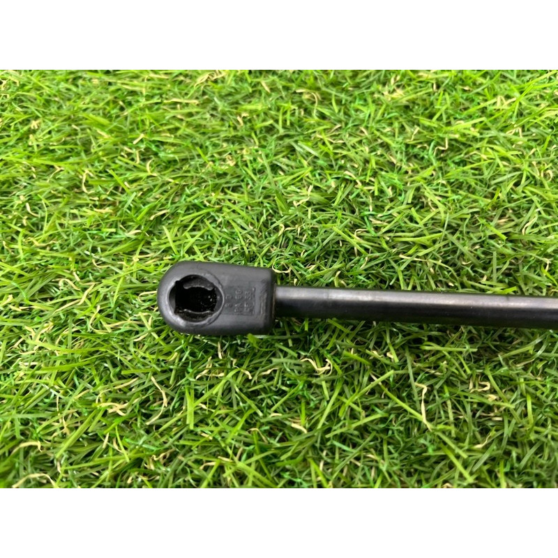 Амортизатор капота (кузов и элементы) AUDI Q5 FY 2018 2.0 TFSI DAYB 80A823359A