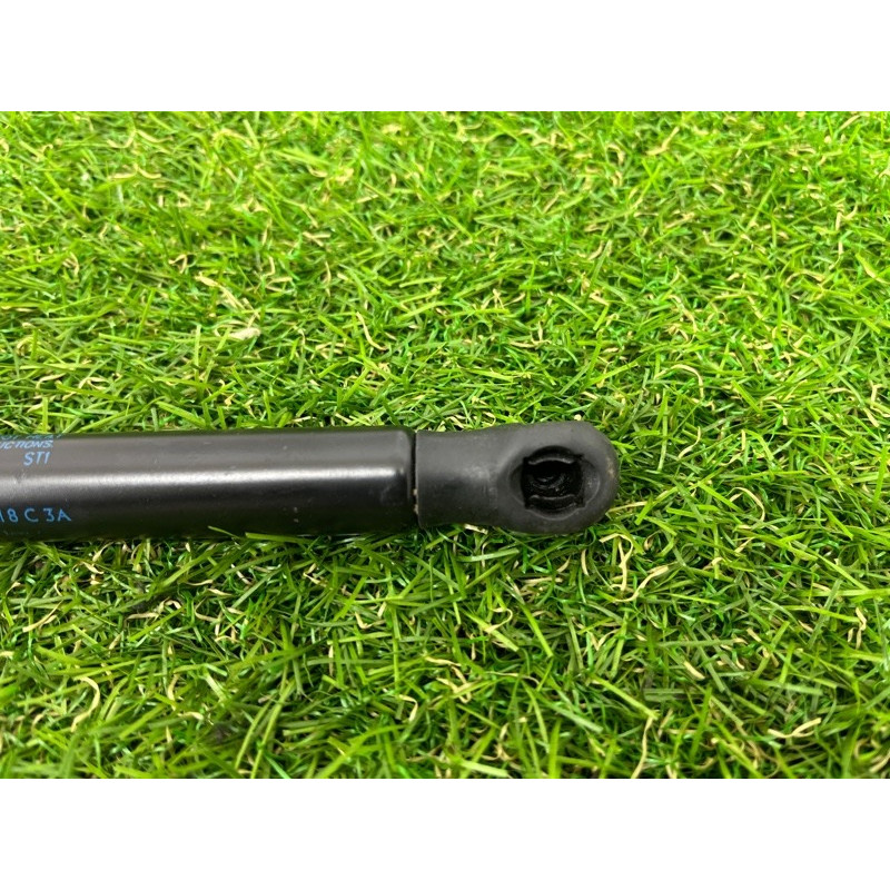 Амортизатор капота (кузов и элементы) AUDI Q5 FY 2018 2.0 TFSI DAYB 80A823359A