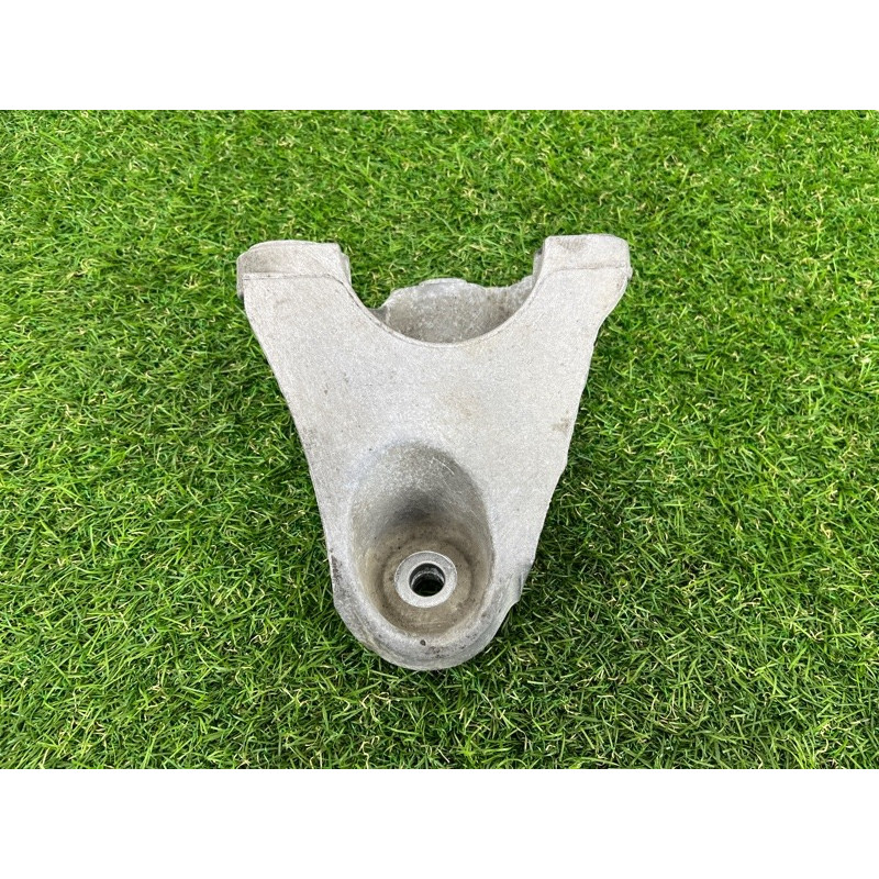 Кронштейн двигателя (кронштейны двигателя) Volkswagen Touareg NF 2011 3.0 CASA 7L6199307A