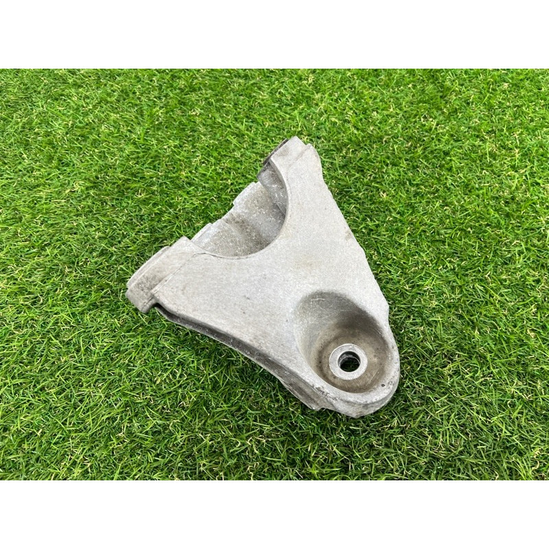 Кронштейн двигателя (кронштейны двигателя) Volkswagen Touareg NF 2011 3.0 CASA 7L6199307A