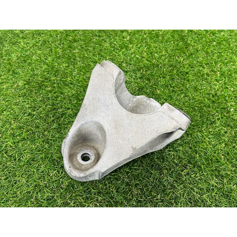 Кронштейн двигателя (кронштейны двигателя) Volkswagen Touareg NF 2011 3.0 CASA 7L6199307A