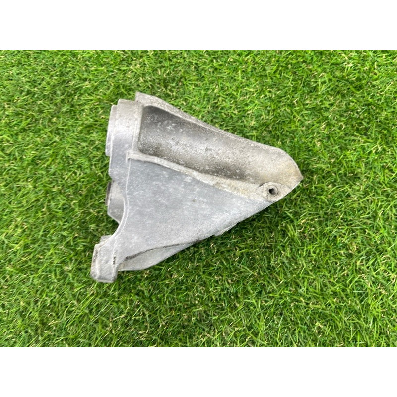 Кронштейн двигателя (кронштейны двигателя) Volkswagen Touareg NF 2011 3.0 CASA 7L6199307A