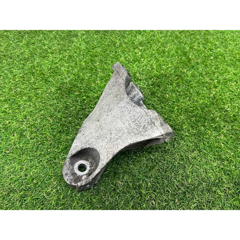 Кронштейн двигателя (кронштейны двигателя) Volkswagen Touareg NF 2011 3.0 CASA 7L6199308D