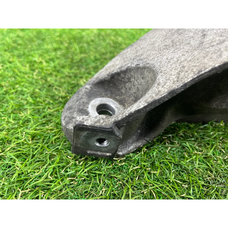 Кронштейн двигателя (кронштейны двигателя) Volkswagen Touareg NF 2011 3.0 CASA 7L6199308D