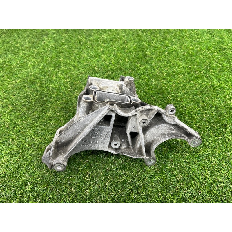 Кронштейн компрессора кондиционера (кронштейны двигателя) Volkswagen Touareg NF 2011 3.0 CASA 059145167AE