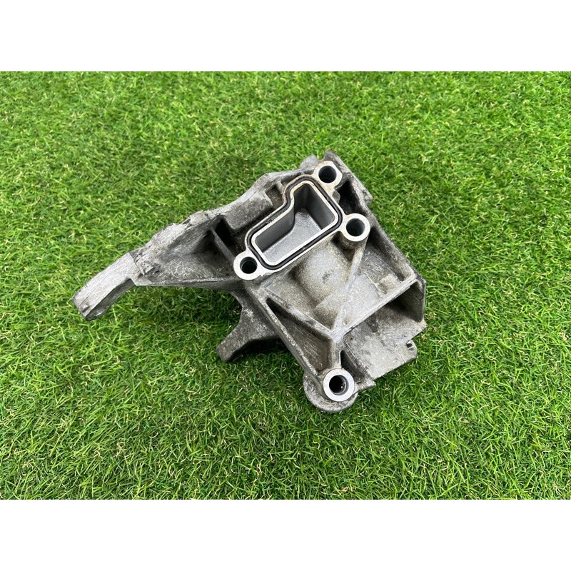 Кронштейн компрессора кондиционера (кронштейны двигателя) Volkswagen Touareg NF 2011 3.0 CASA 059145167AE