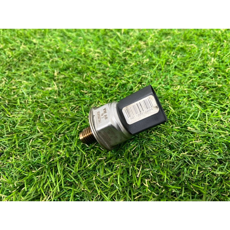 Датчик давления топлива (электрика / датчики) Volkswagen Touareg NF 2011 3.0 CASA 059130758J