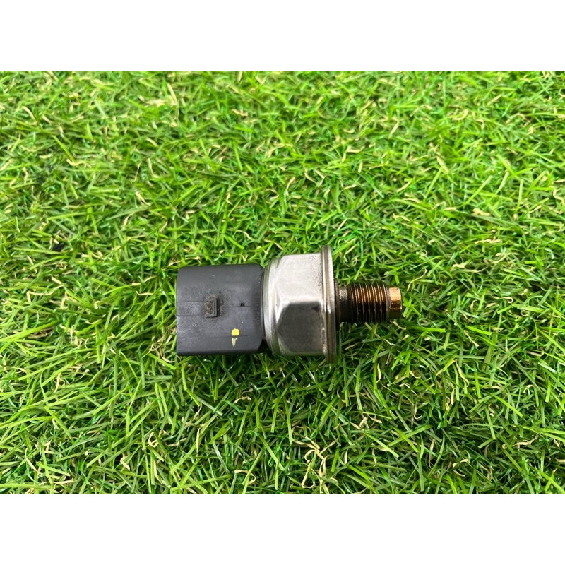 Датчик давления топлива (электрика / датчики) Volkswagen Touareg NF 2011 3.0 CASA 059130758J