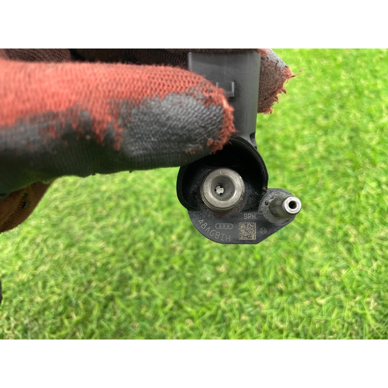 Форсунка топливная (топливная система) Volkswagen Touareg NF 2011 3.0 CASA 059130277BE