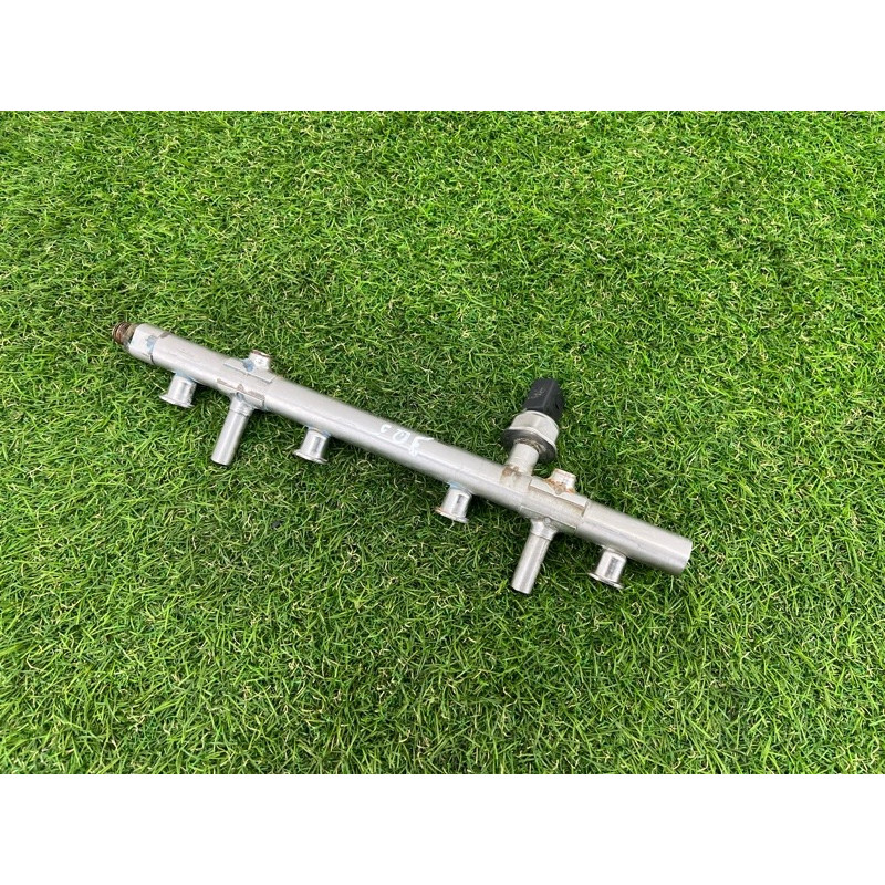 Топливная рампа (топливная система) AUDI Q5 FY 2018 2.0 TFSI DAYB 06K133317AA