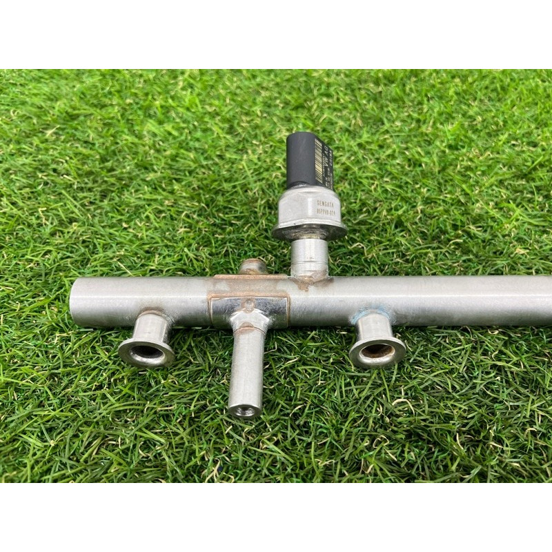 Топливная рампа (топливная система) AUDI Q5 FY 2018 2.0 TFSI DAYB 06K133317AA