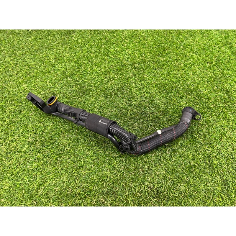 Трубка вентиляции картерных газов (двигатель и элементы) AUDI Q5 FY 2018 2.0 TFSI DAYB 06L103213AD