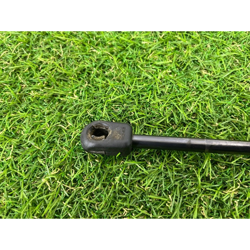 Амортизатор багажника (кузов и элементы) Volkswagen Touareg NF 2011 3.0 CASA 7P6827550