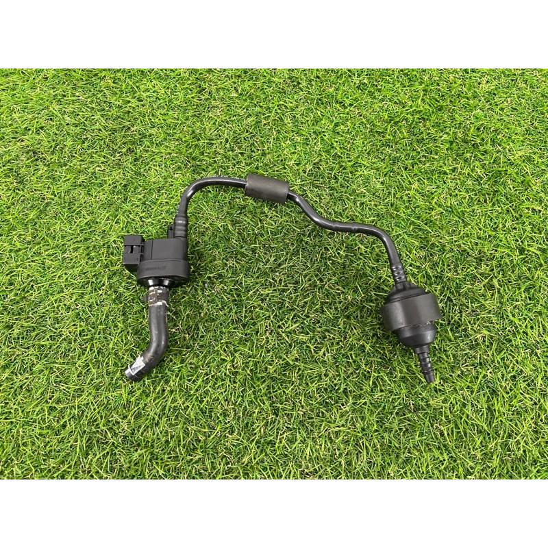 Клапан вентиляции топливного бака (топливная система) AUDI Q5 FY 2018 2.0 TFSI DAYB 06L133781AJ