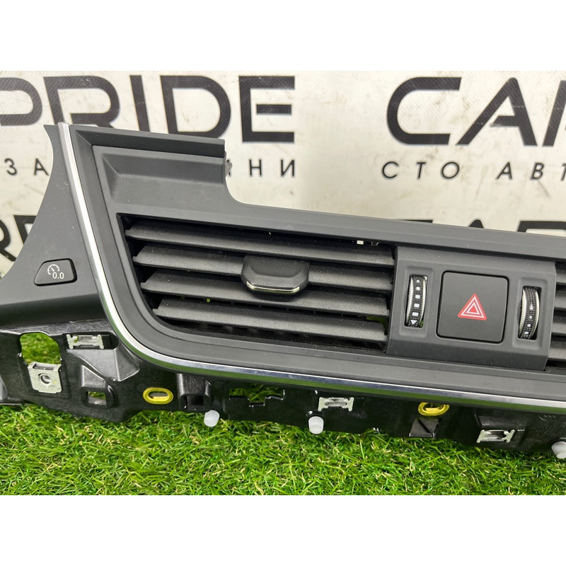 Центральный дефлектор салона (салон) AUDI Q5 FY 2018 2.0 TFSI DAYB 80B820902N6PS