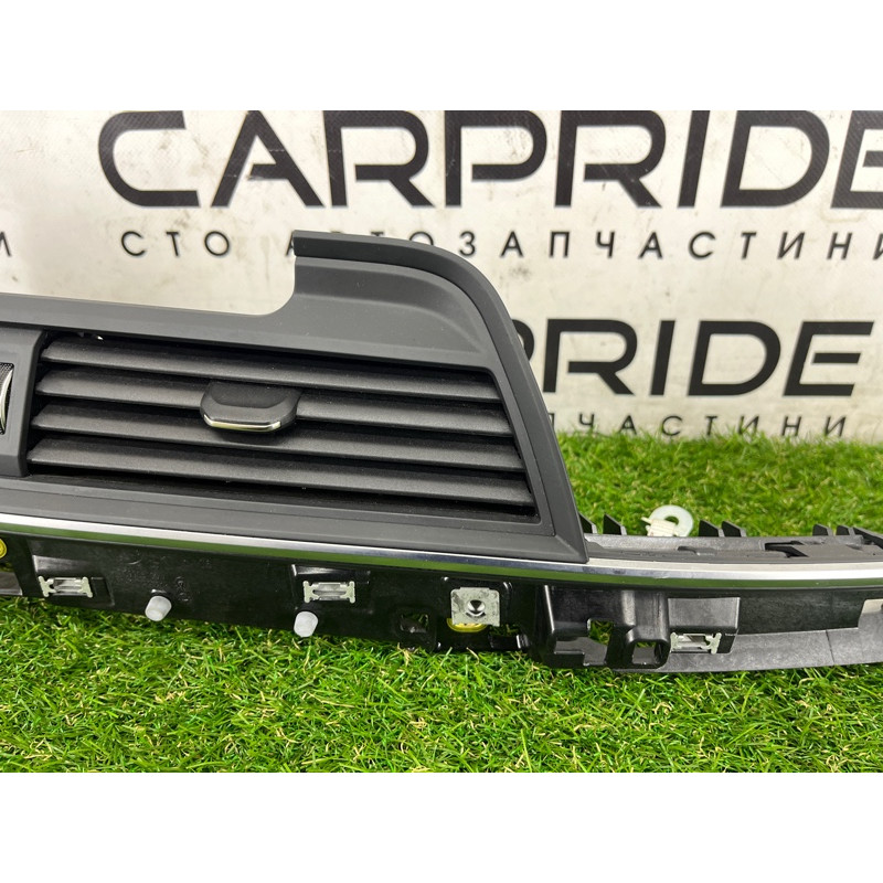 Центральный дефлектор салона (салон) AUDI Q5 FY 2018 2.0 TFSI DAYB 80B820902N6PS