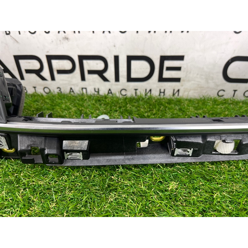 Центральный дефлектор салона (салон) AUDI Q5 FY 2018 2.0 TFSI DAYB 80B820902N6PS