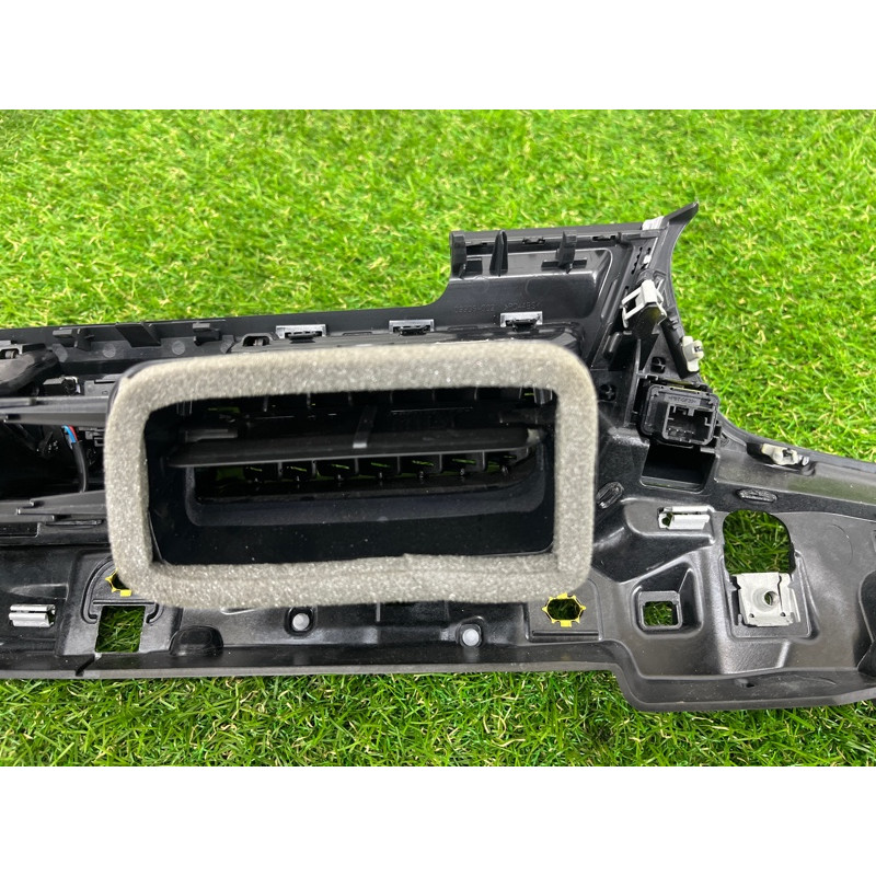 Центральный дефлектор салона (салон) AUDI Q5 FY 2018 2.0 TFSI DAYB 80B820902N6PS