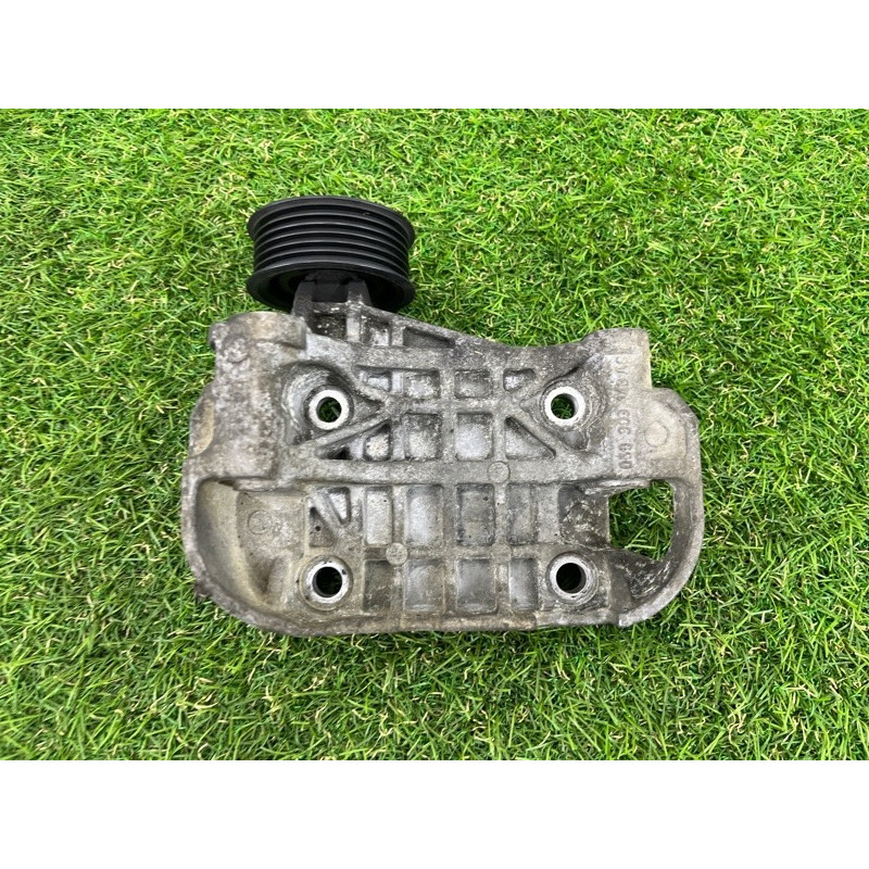 Кронштейн генератора (кронштейны двигателя) Volkswagen Touareg NF 2011 3.0 CASA 059903143AC