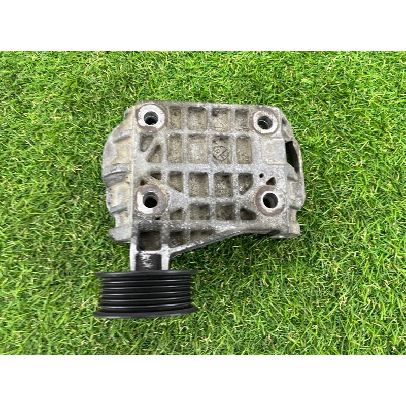 Кронштейн генератора (кронштейны двигателя) Volkswagen Touareg NF 2011 3.0 CASA 059903143AC