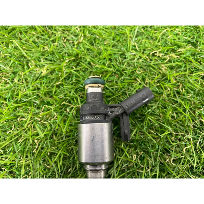 Форсунка топливная (топливная система) AUDI Q5 FY 2018 2.0 TFSI DAYB 06A906036K