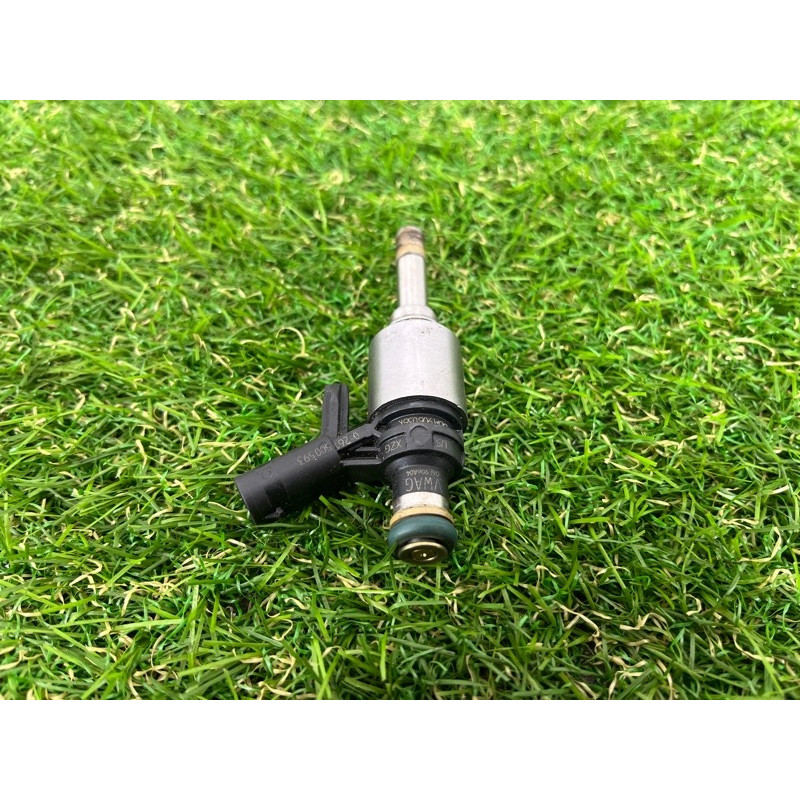 Форсунка топливная (топливная система) AUDI Q5 FY 2018 2.0 TFSI DAYB 06A906036K