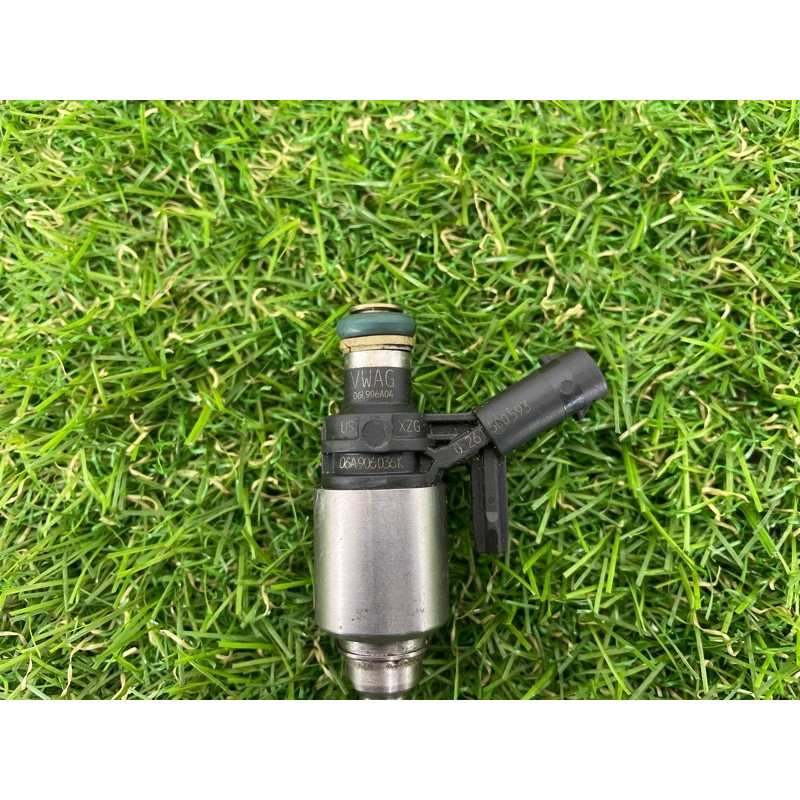 Форсунка топливная (топливная система) AUDI Q5 FY 2018 2.0 TFSI DAYB 06A906036K