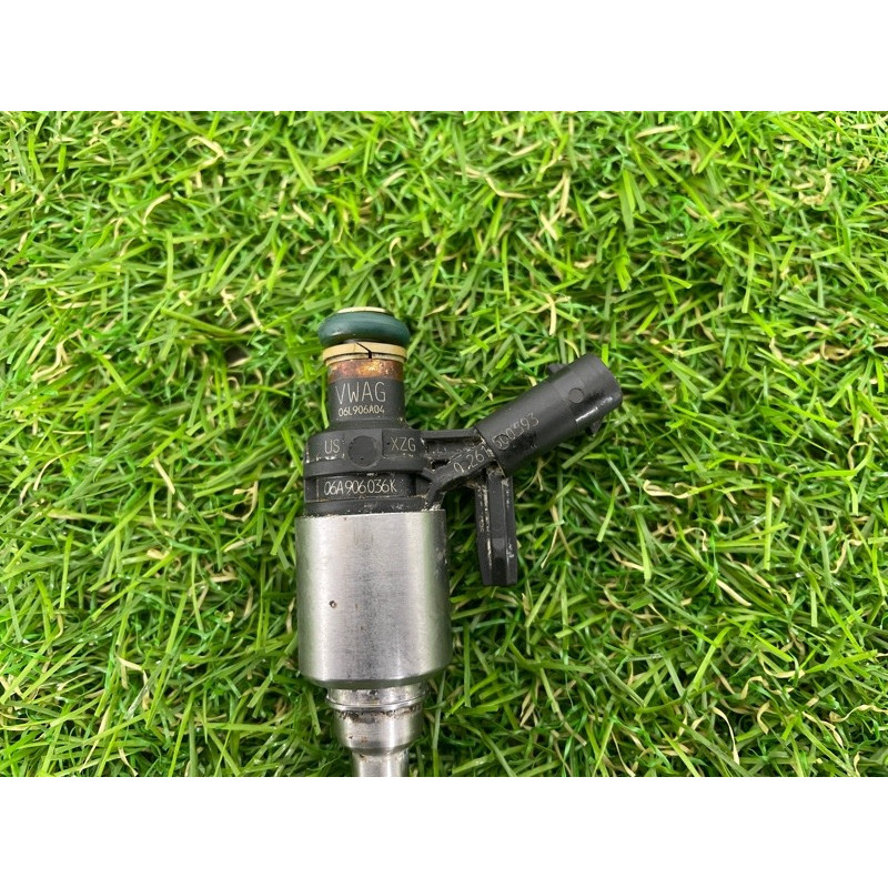 Форсунка топливная (топливная система) AUDI Q5 FY 2018 2.0 TFSI DAYB 06A906036K