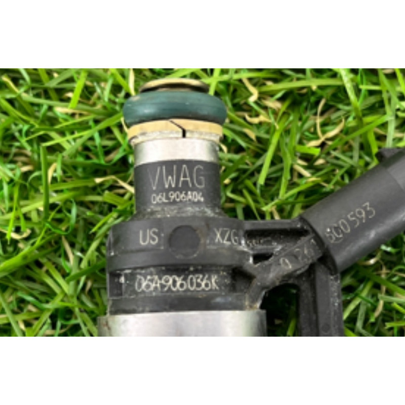 Форсунка топливная (топливная система) AUDI Q5 FY 2018 2.0 TFSI DAYB 06A906036K