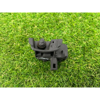 Привод лючка топливного бака