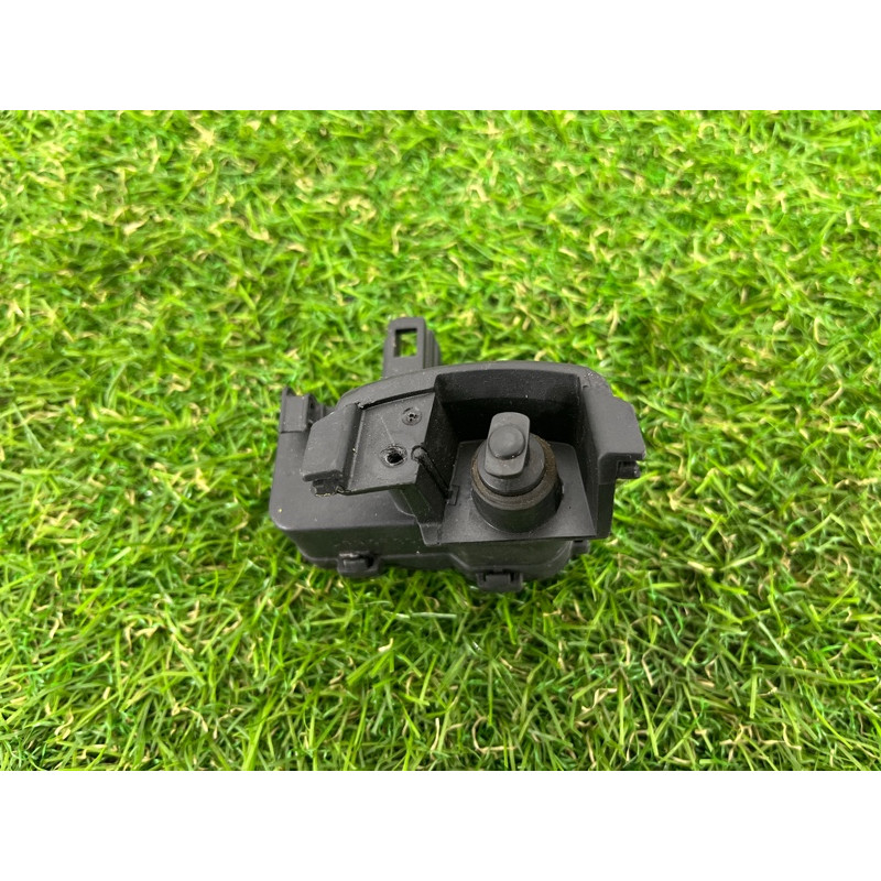 Привод лючка топливного бака (электрика) Volkswagen Touareg NF 2011 3.0 CASA 7P0810773D