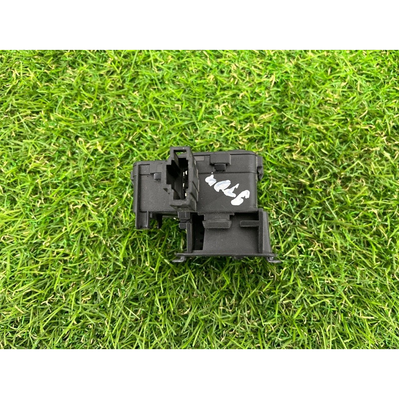 Привод лючка топливного бака (электрика) Volkswagen Touareg NF 2011 3.0 CASA 7P0810773D