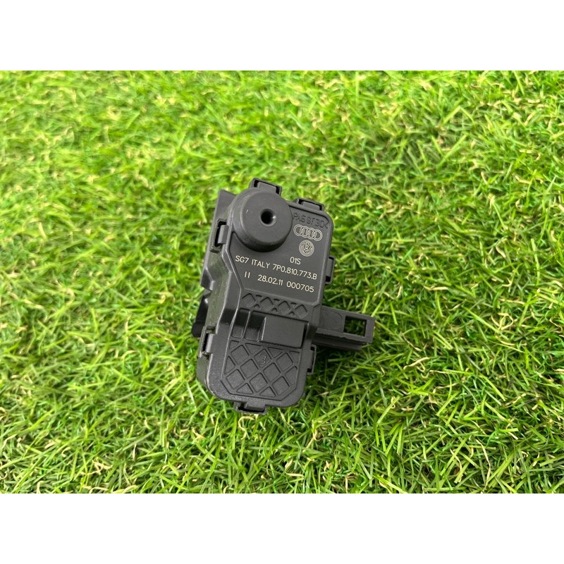 Привод лючка топливного бака (электрика) Volkswagen Touareg NF 2011 3.0 CASA 7P0810773D