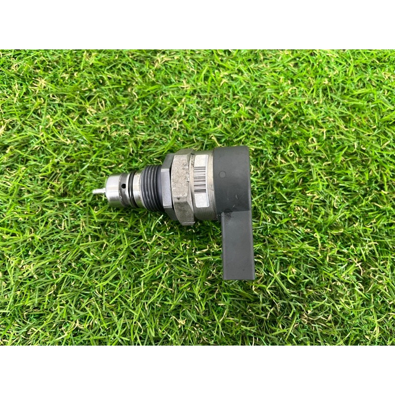 Регулятор давления топлива (топливная система) Volkswagen Touareg NF 2011 3.0 CASA 057130764AB