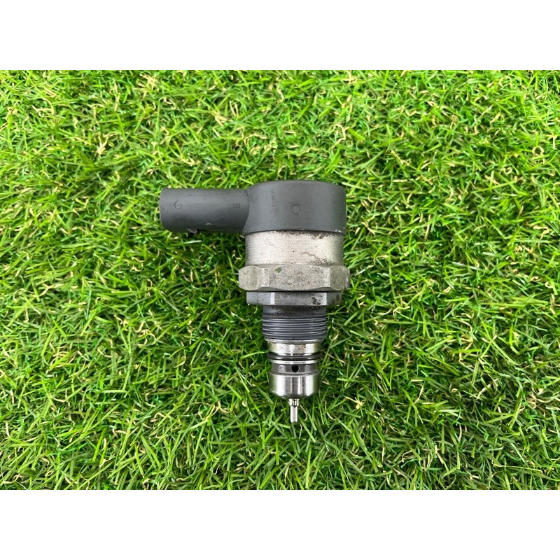 Регулятор давления топлива (топливная система) Volkswagen Touareg NF 2011 3.0 CASA 057130764AB