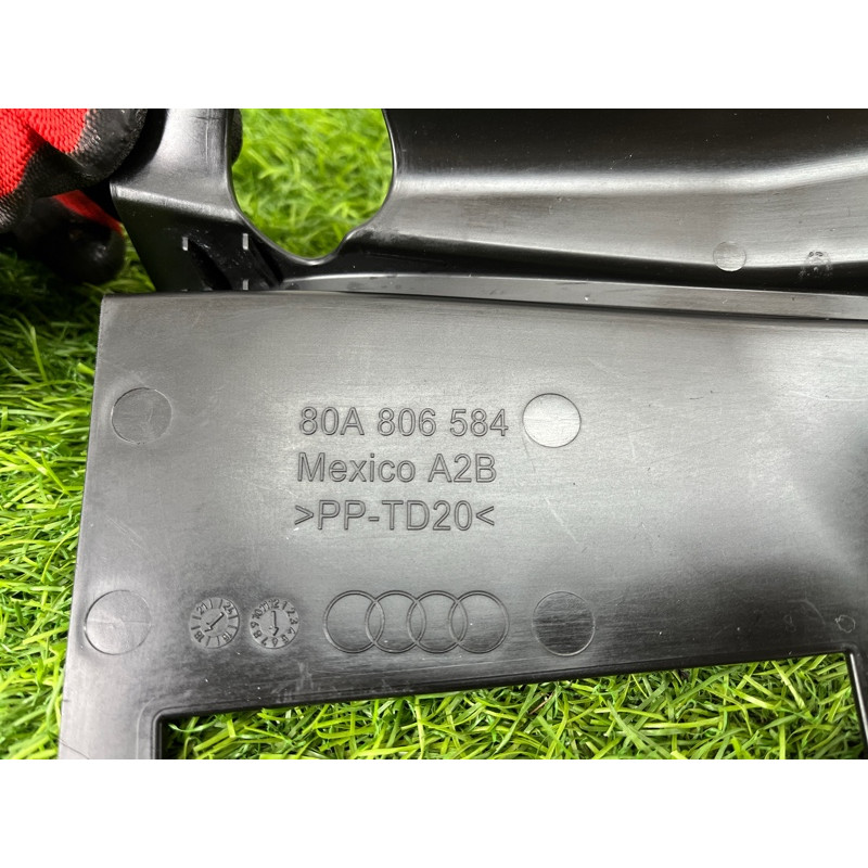 Накладка стойки (кузов и элементы) AUDI Q5 FY 2018 2.0 TFSI DAYB 80A806584